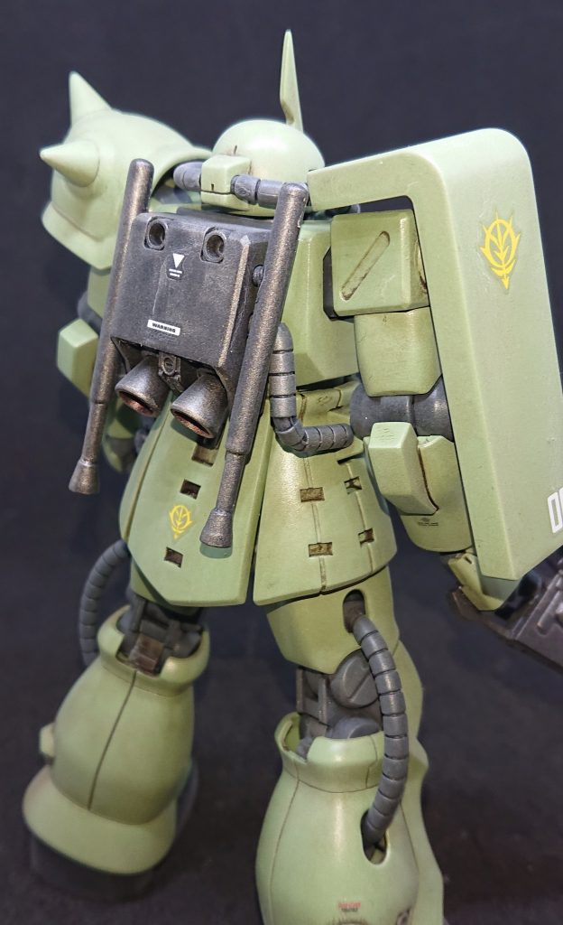 バックパックのブースターユニットはプラパイプで作りました。