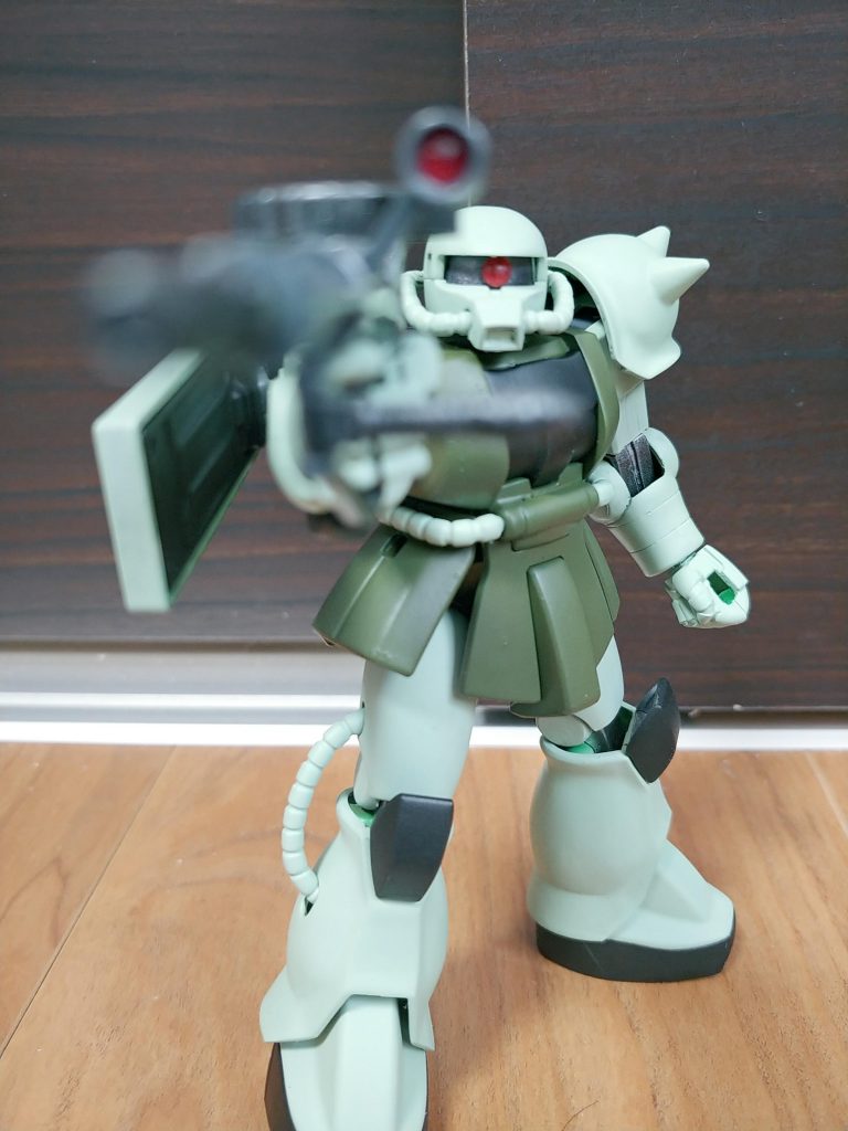 ザクマシンガンは片手打ちの方がベテラン兵士的な感じがして好き