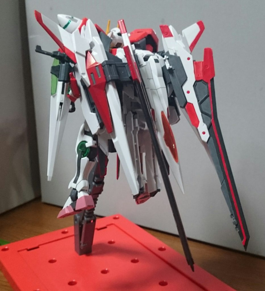 ・ダブルオーザンライザー・背面すごく、重いっス…スタンド必須、というか普段使ってるfigma&S.H.Figuartsのスタンドでは到底支えきれず…