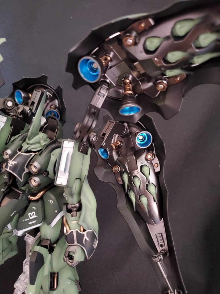 バインダー内部もメタリック塗装をし、外はマットなかギラギラという感じにしてみました。