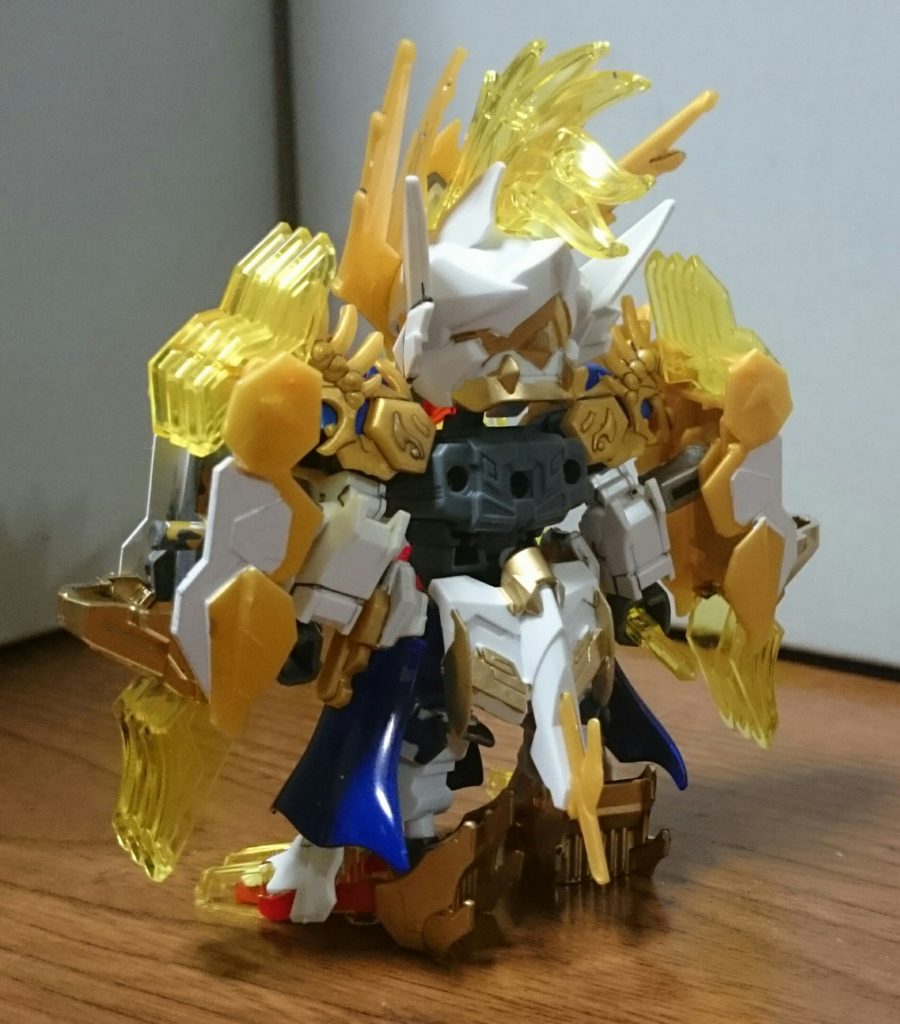 ・背面お尻にルプスレクスのテイルブレードの意匠が。一応「テイル」だから本来の位置的にはここなんスよね。ちなみに飾りで何の機能もナシっス