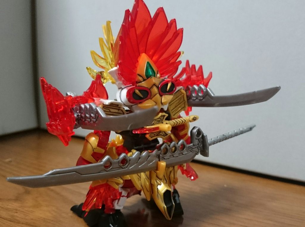 ・背面・クローメモリ後頭部やリアアーマーが孫堅と同様にアストレイ味あり