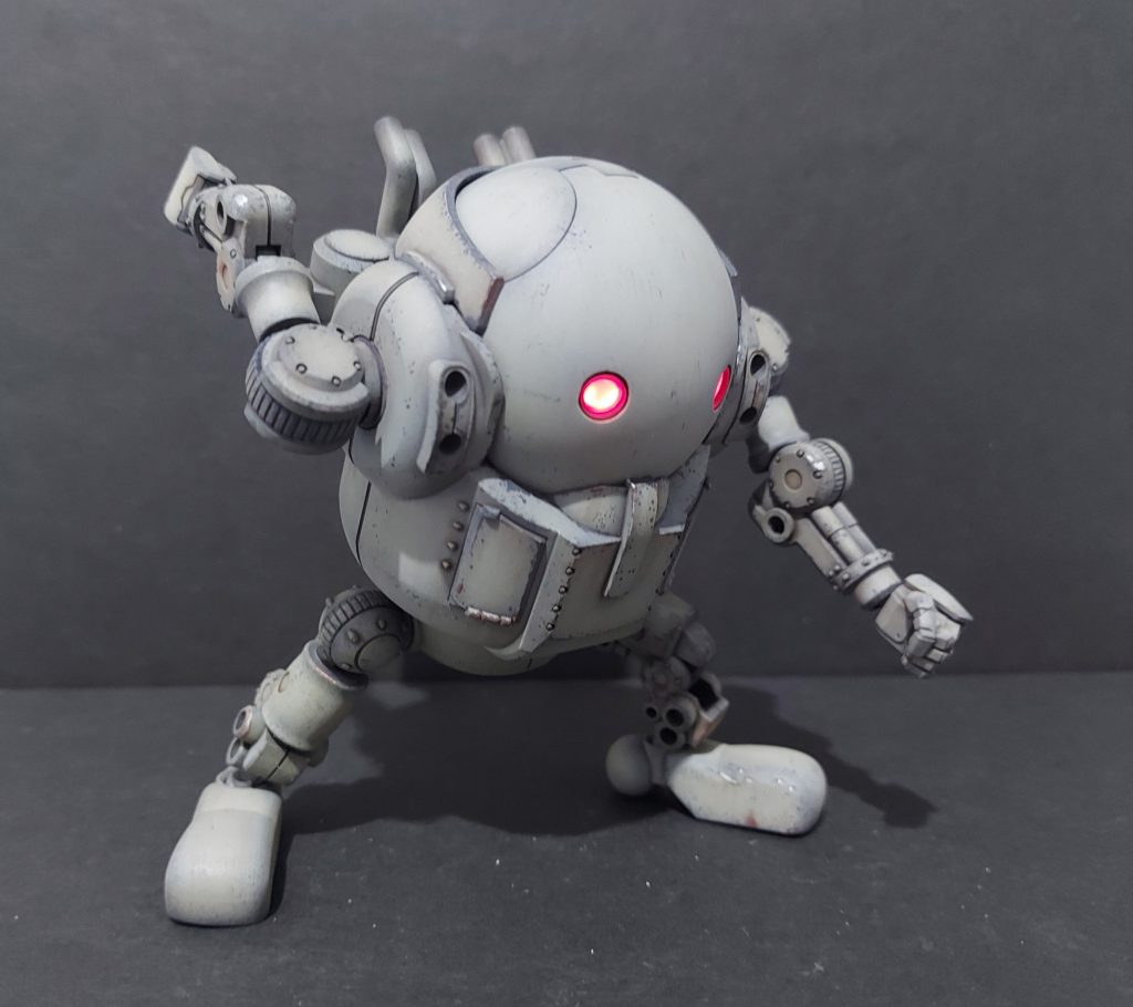 ミーライトで光らせて、攻撃モードを再現できます。