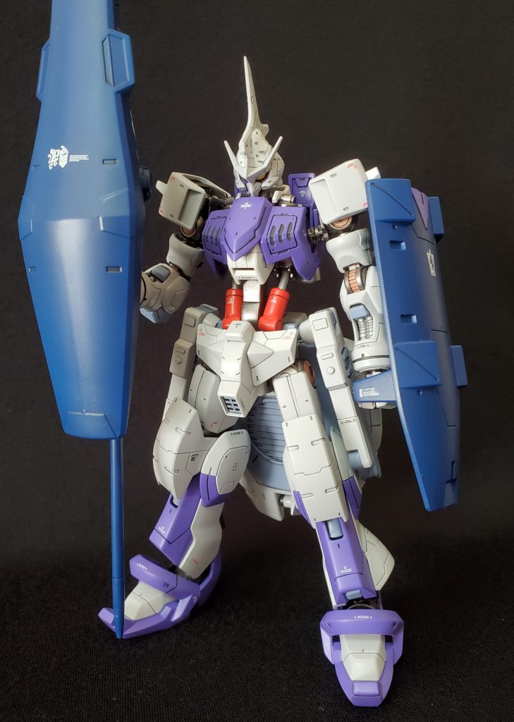 素立ちプロポーションは腰と肩幅を延長しました。