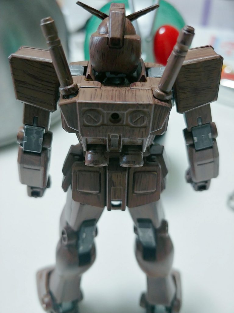 バックショット。それぞれ独立した木目をつくれてまあまあ満足。そして寄木細工で関節部分のみ鉄ってことでこんな感じに。この古鉄感は何気にお気に入り