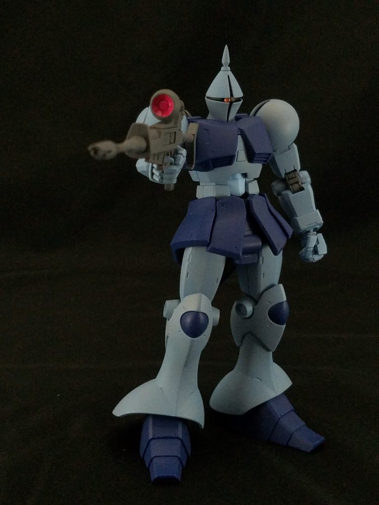 お遊びで、MS-14 ゲルググのビームライフルを装備。勝手にシングルアクションの構えが似合ってると思う。