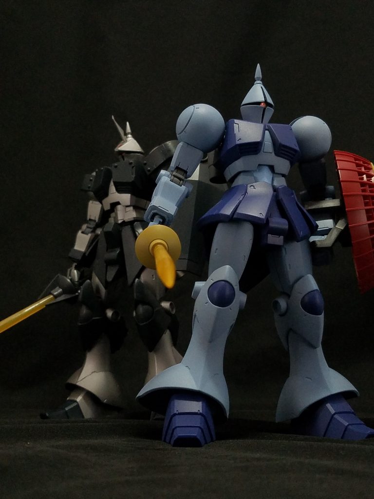 過去製作したオリジナル設定MS [035]MS-15D ギャン・ドンケル と2ショット。ギャンが量産された暁には、こんな機体もあったのでしょう。…なんてね(笑)