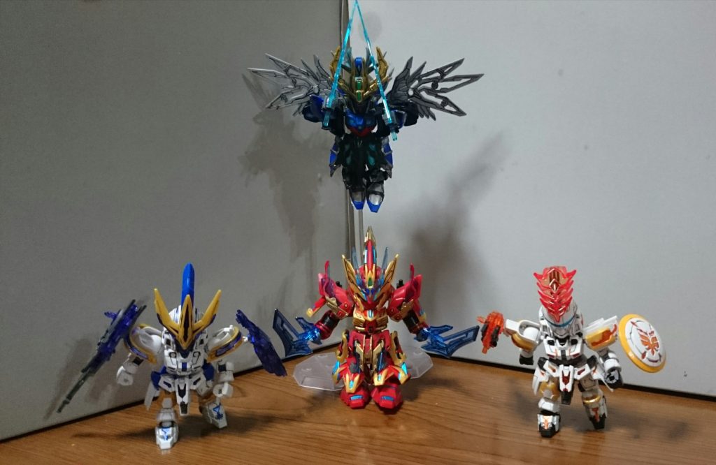 「…殺気とは別の何かを感じるが…！！」