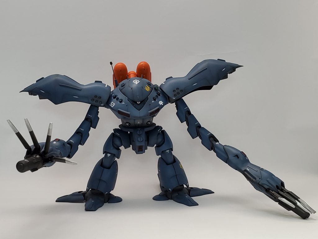 黒立ち上げのグラデーション塗装です。爪はクロームシルバーで塗り分けました。