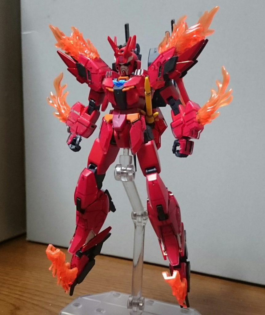 ・ガンダムマルスリゼ名前はコンセプトの「マーズアーマーリベンジ」から。各部の炎エフェクトはトライバーニングのパーツを流用したっス。肩の炎が割と上手い感じに流用出来たかと