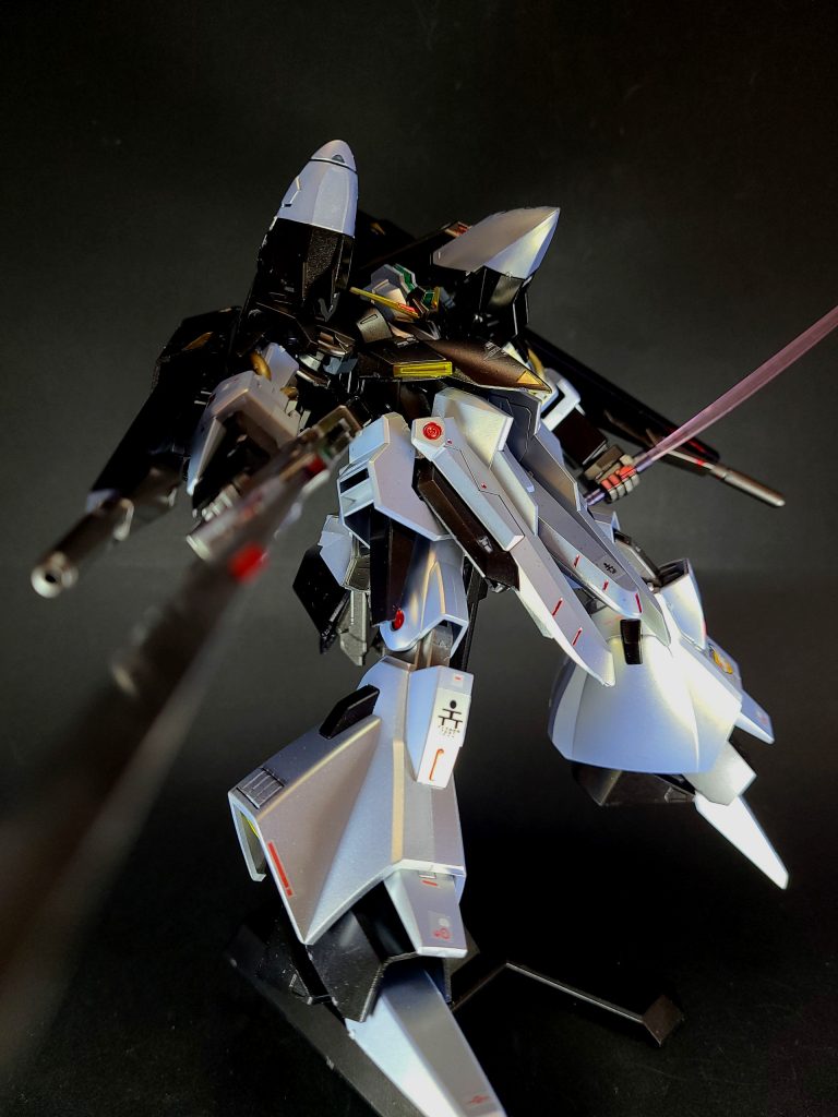 マーフィ小隊内では、TR-5本来の愛称である「ファイバー」や、ブレードアンテナが装備された頭部ユニットの形状から「ファイバーガンダム」などの愛称で呼ばれることも多いが、ファイバーから大気圏離脱・再突入用のパーツを外して空間戦闘用装備を施した本形態を明確に区別するため、メカニックマン達からの要望に応えてマーフィが「フライルー」と命名している。