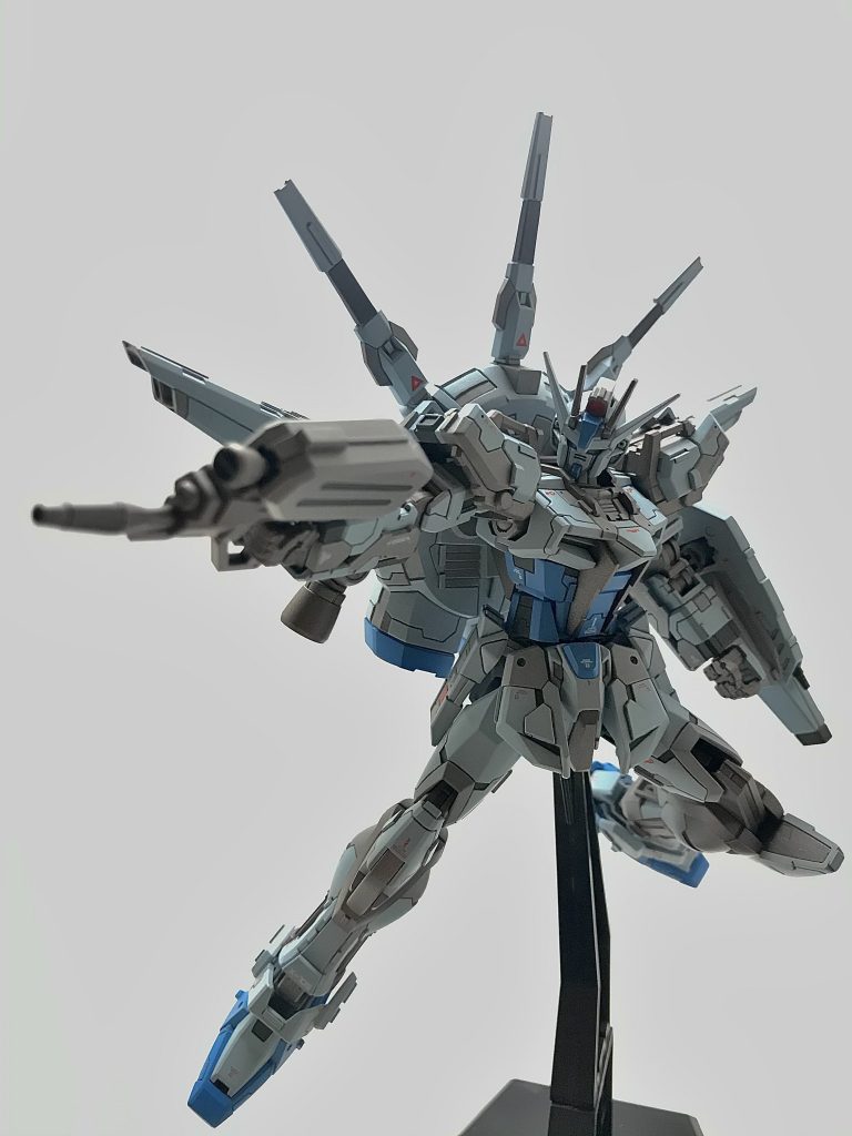 ということでHGストライクでした。ご観覧いただきありがとうございました。