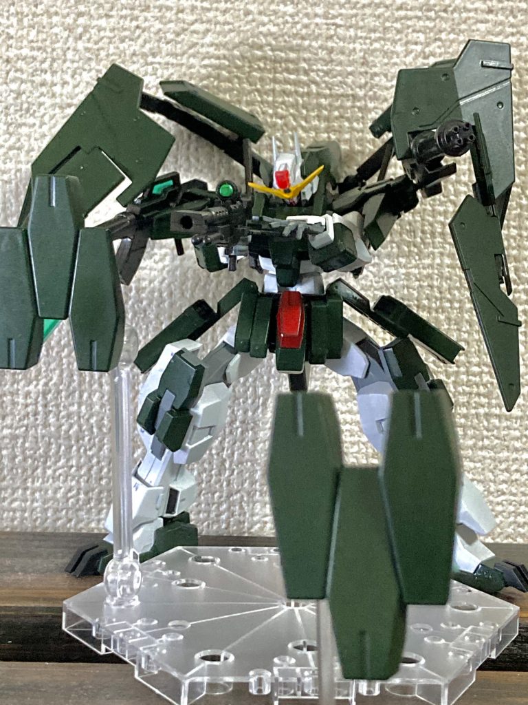 GNシールドビット基本的にはGNフルシールドで対応するが、敵機が多い時や、味方の防御なんかに使用