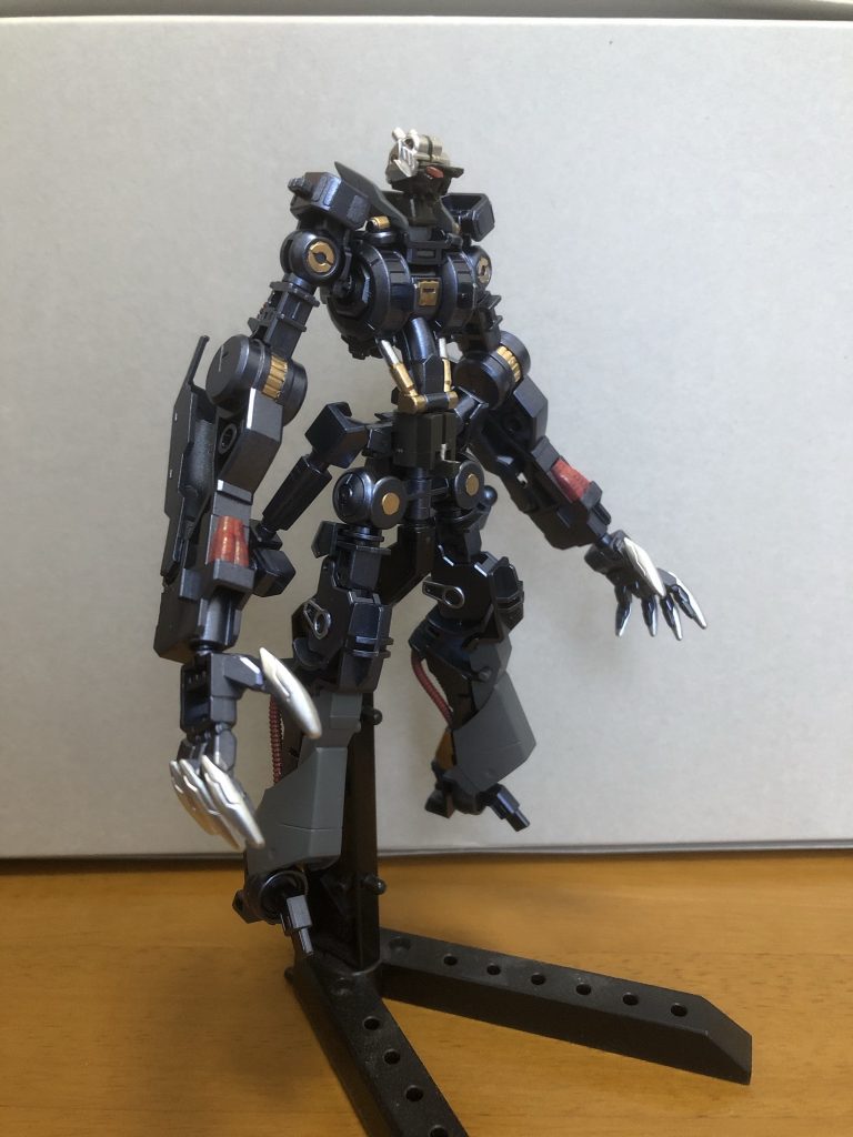 ガンダムフレーム状態です。一部装甲を接着しちゃってて、もうこの姿に出来ないのでここで供養させて頂きます…。