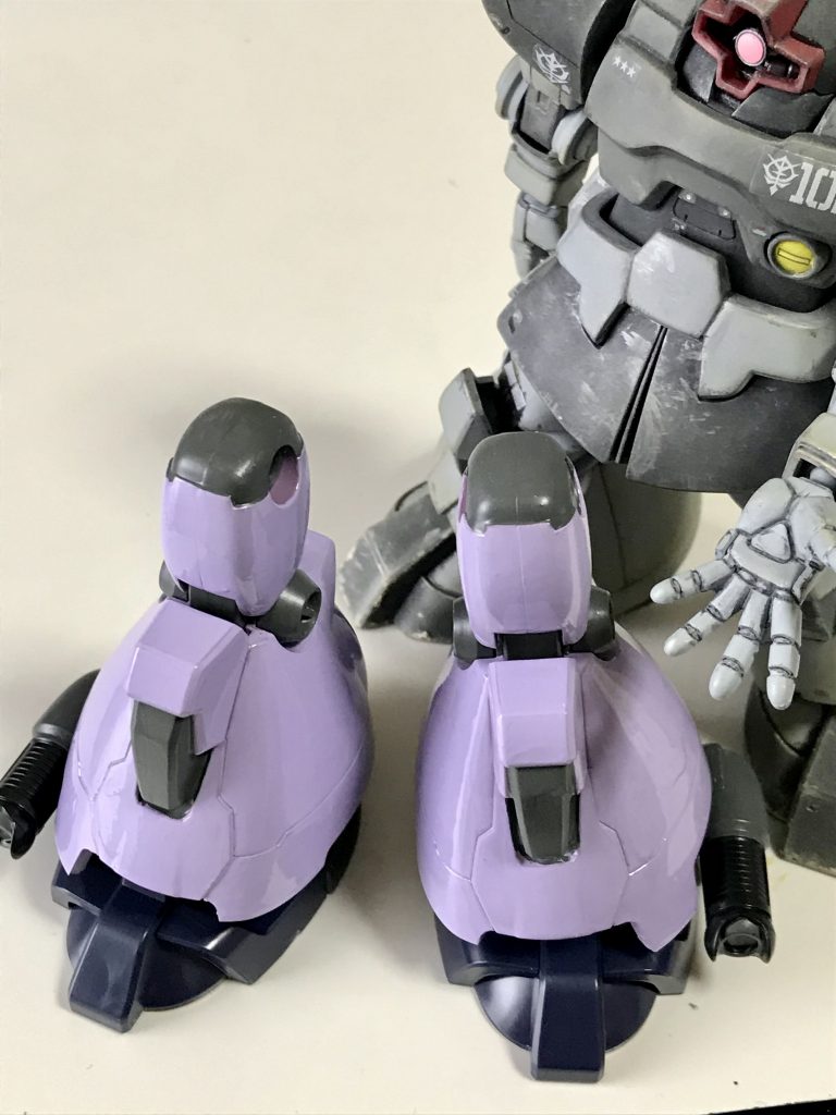 けっきょく無難な紫にしました。コレの前に作っていたFAガール用に調色した薄紫です。なぁんだ、ドムの色だったんですね(笑)