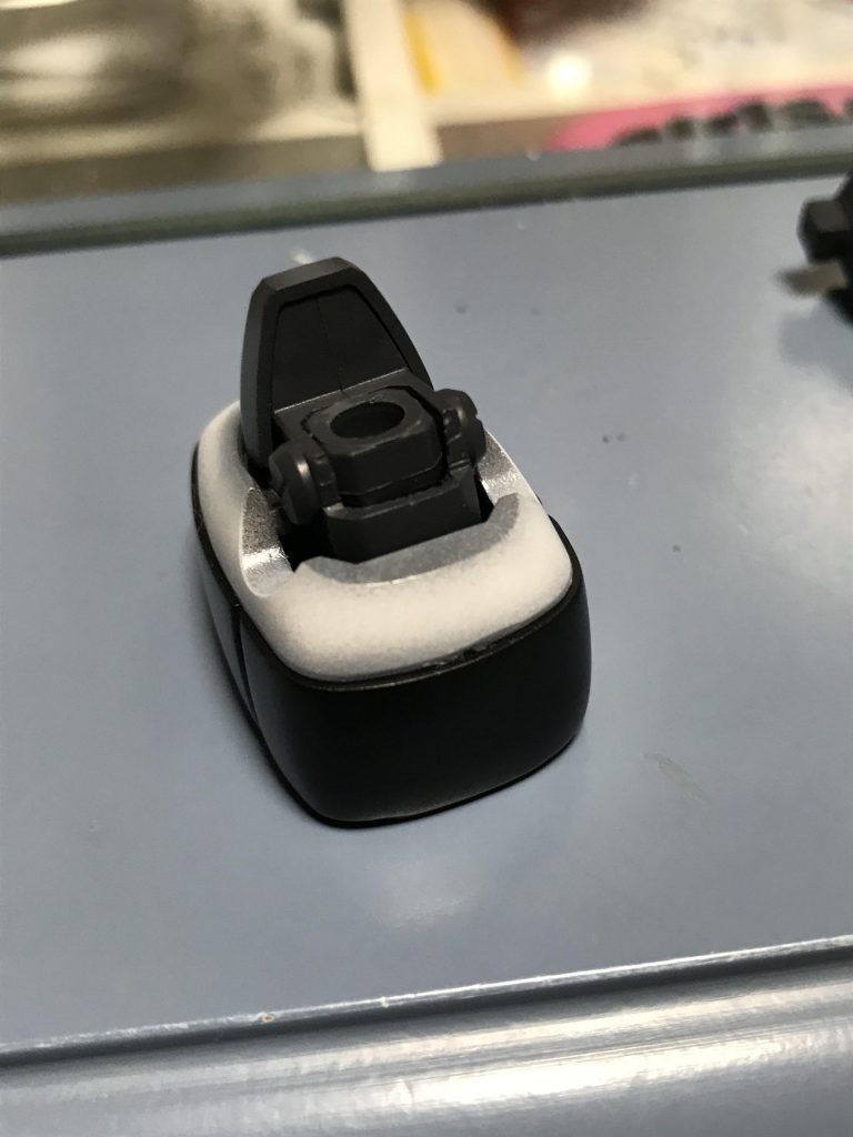 足こんな感じです股関節や胴体部でも延長足は厚底ブーツな感じで延長してます素組みと比べると1センチほど身長伸ばしてます