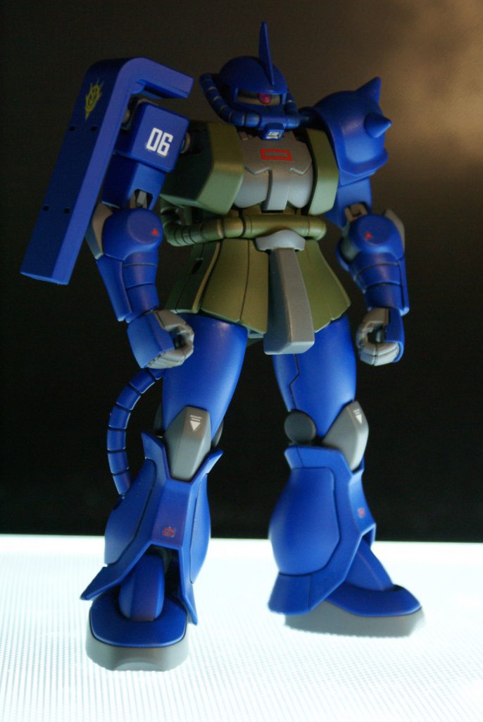 モノアイにラインストーンの埋め込みをしました。やったことのない人は簡単なのでぜひ挑戦してみて下さい！！