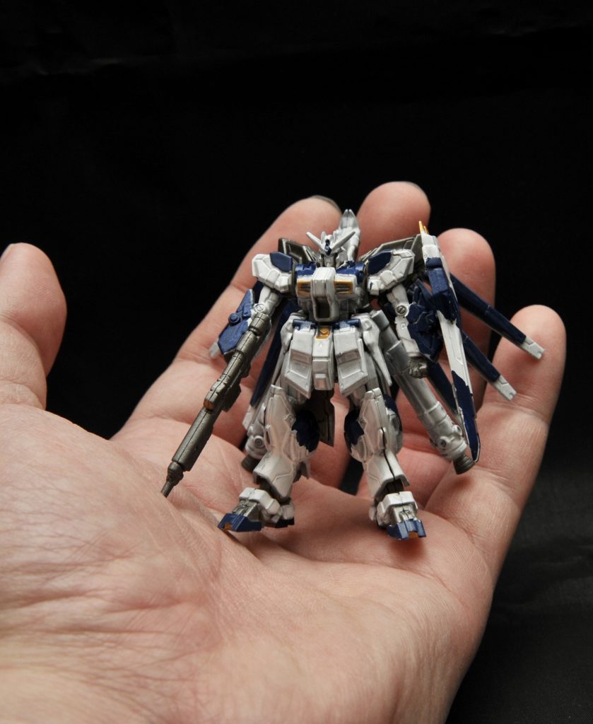 大きさ説明用。手の平に乗るサイズです。小さいでしょ。