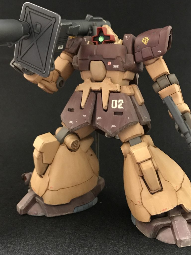 肩アーマーのみ上にあげた事で視覚的に腕が伸びてゴリラ感が増した様です。脚のエアクリーナー?は開口しました。