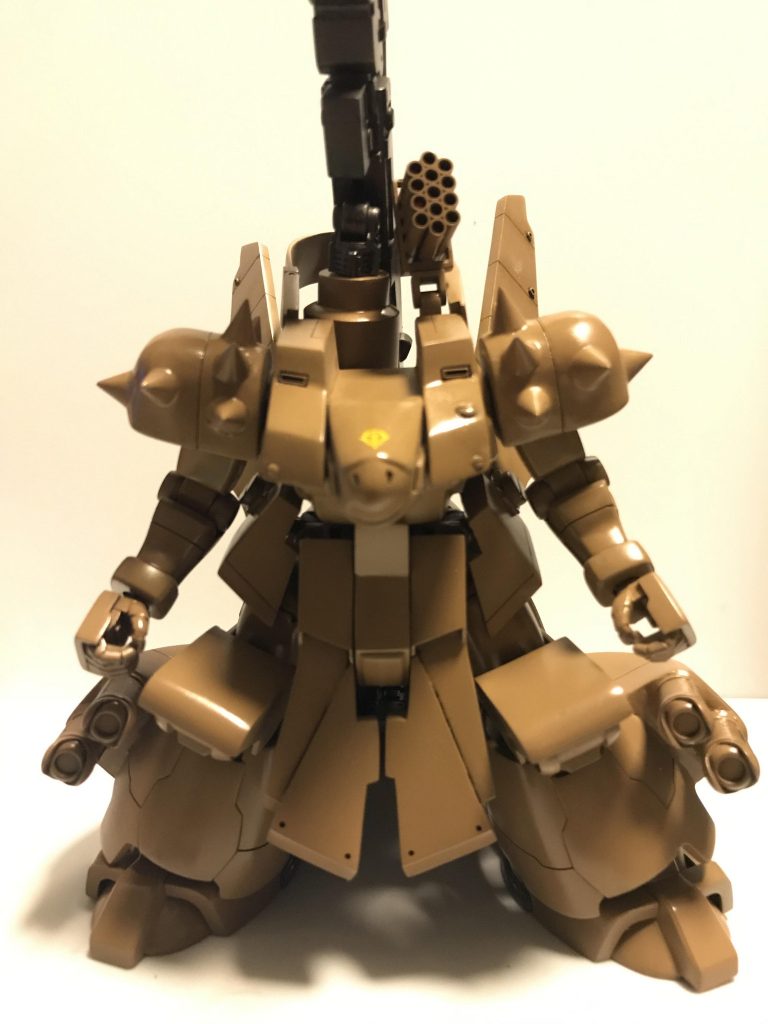 ザメルとメルザ・ウン・カノーネの違いは製作ストーリーに設計図が載っけてますのでそちらをご覧になってください膝アーマーは無駄に時間がかかってます関節位置を変更しました〜墨入れとデカールをやって、ウェザリング前のテカテカのメルザ・ウン・カノーネです