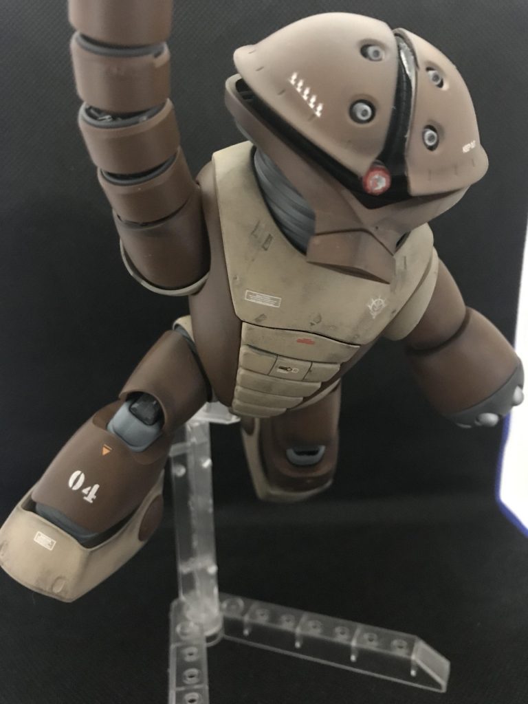 腕ビヨーン。いちいちどこか愛嬌のあるやつです。