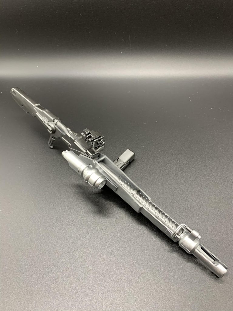武器の下地はアクリジョン のベースカラーを使用しました。こちらは3日位は乾燥待ちしておきました。