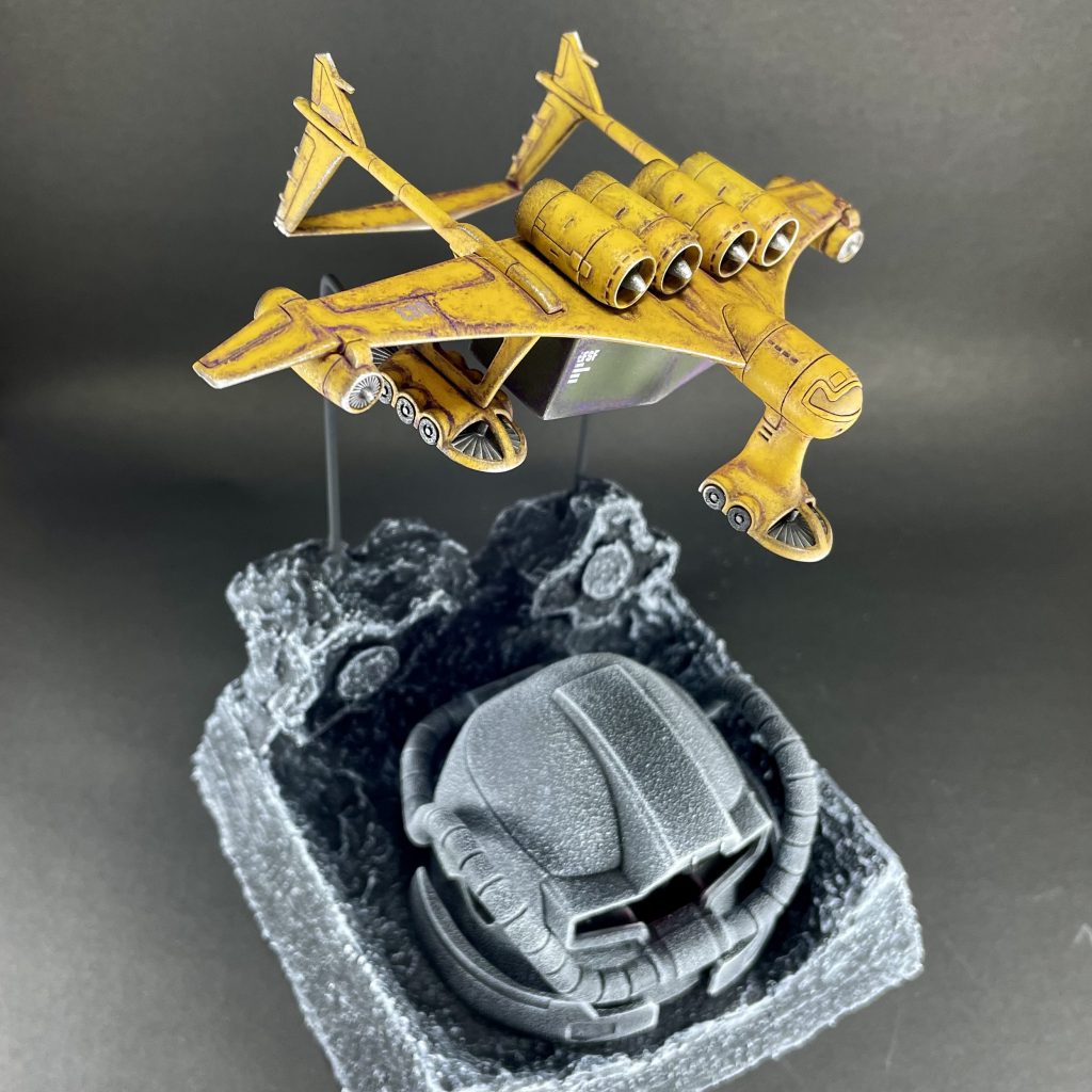 主役はミデアなので、ドムはモノトーンで統一し、ミデアを目立たせています。