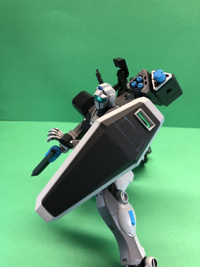 バックパックミサイル「とりあえずミサイル積んでみた」「せっかくだからでかいミサイルも積んでみた」という発想?の元開発しようとして一度は許可されたが火薬量が異常すぎることが発覚、凍結となったが、もちろん無駄開発無(ry一度流れ弾が運悪くかすり、大爆発を起こしたが、無茶苦茶な武装を試験するためにチューニングされた本機は多少のダメージと焦げただけで済んだが、地図には「現在クレーターあり」のメモが追記された