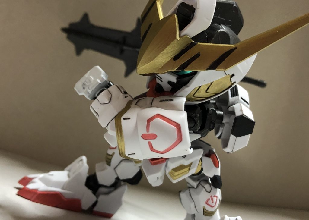 思い切りメイスを振り回すバトスピの第4形態イラストを意識して