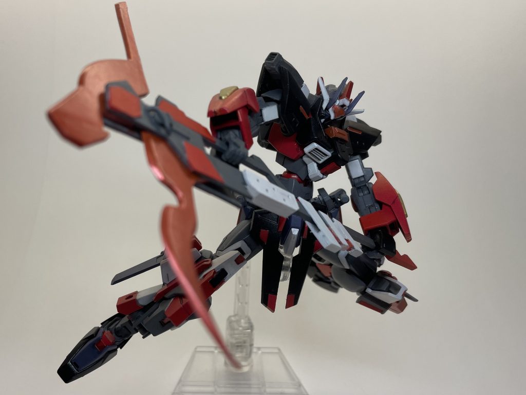 ファルセム:鎌形態赤に染まった刃より敵の心臓を刈り取る。スクラッチで制作。