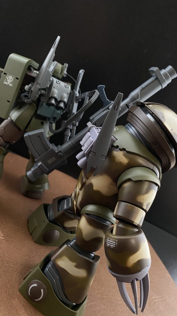 ハモンド伍長のザクⅠと、イーグルアイシステムのデータ連携の為のアンテナが確認できる。