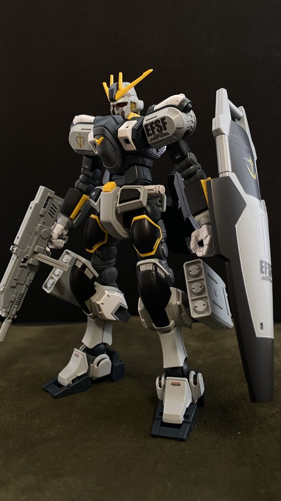 パイロットは、メリッサ・アドリー曹長(26)彼女は本来、別の部隊、ソロモン攻略作戦において後方支援部隊の一員として、宇宙に上がるはずだった。しかし軍は当時、軍曹だった彼女を昇進させ、ある地上部隊へ編入するそこに待っていたのは