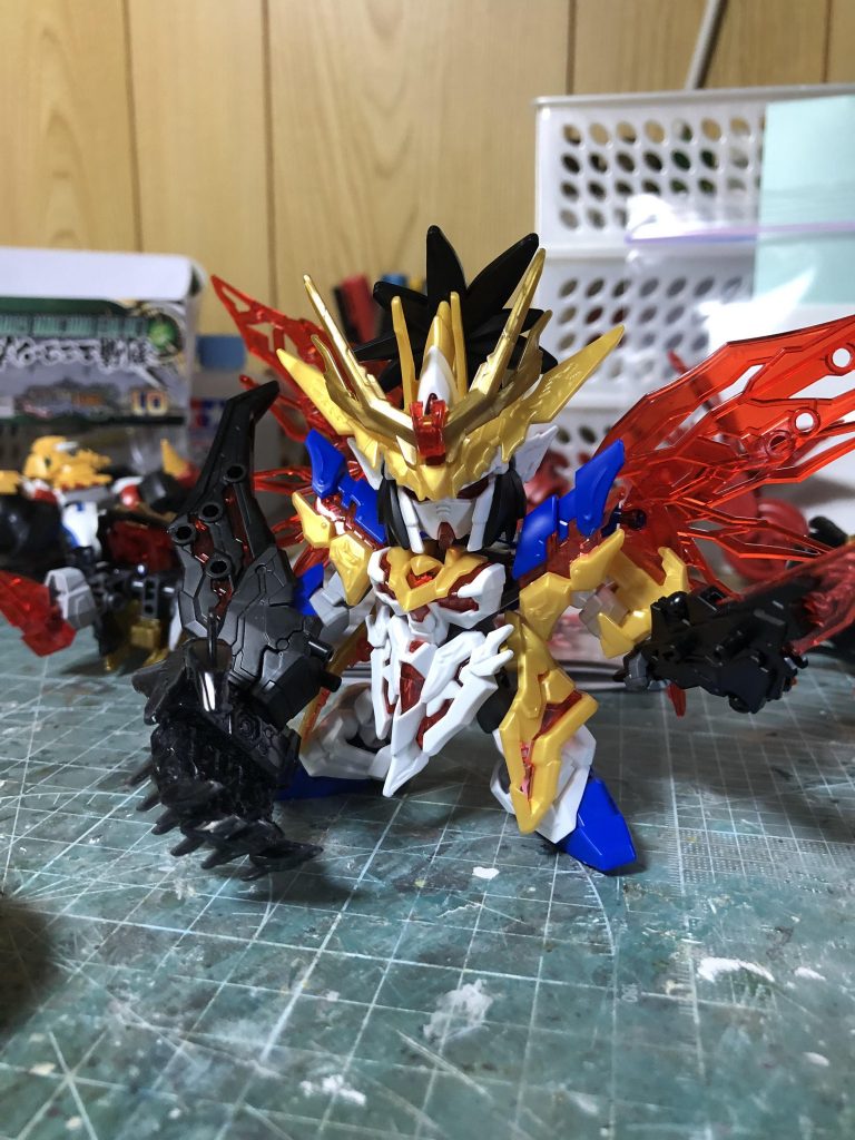 初期イメージ劉禅ユニコーンに司馬懿デスティニーのデカい爪付けたらバンシィぽくなるんじゃね？て所から始めました