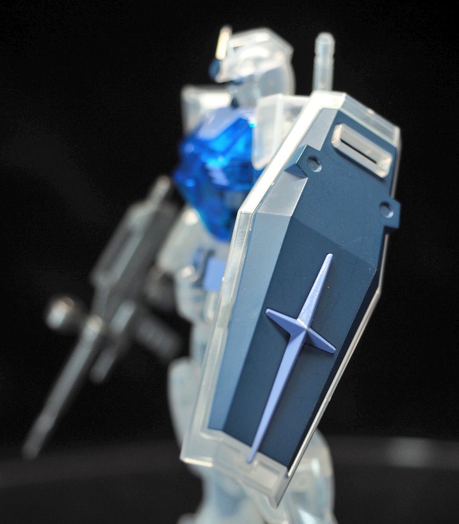 固定ポーズのままですが盾アップ。EG、良いキットです。要所を押さえたパーツ分けで、塗装もしやすいですね。