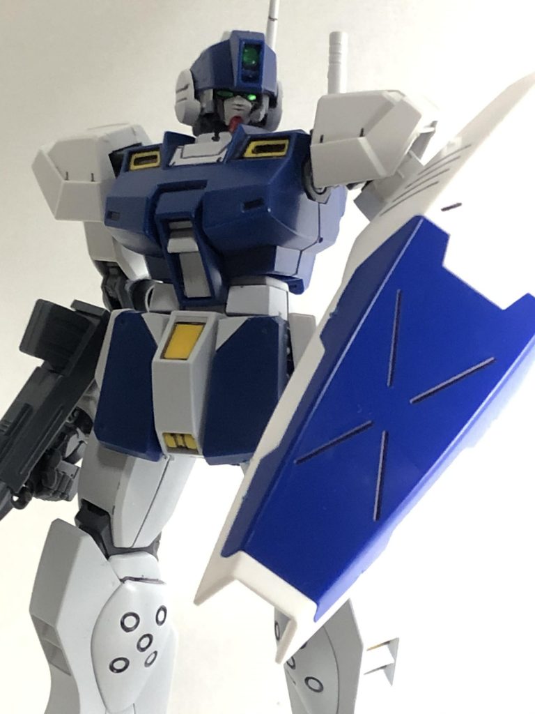 ガンダム顔改造ジムの第一号でした。自分が1番好きなジムスナイパーⅡを使いましたが、完成度に納得がいかずに3年以上は軽く眠っていました