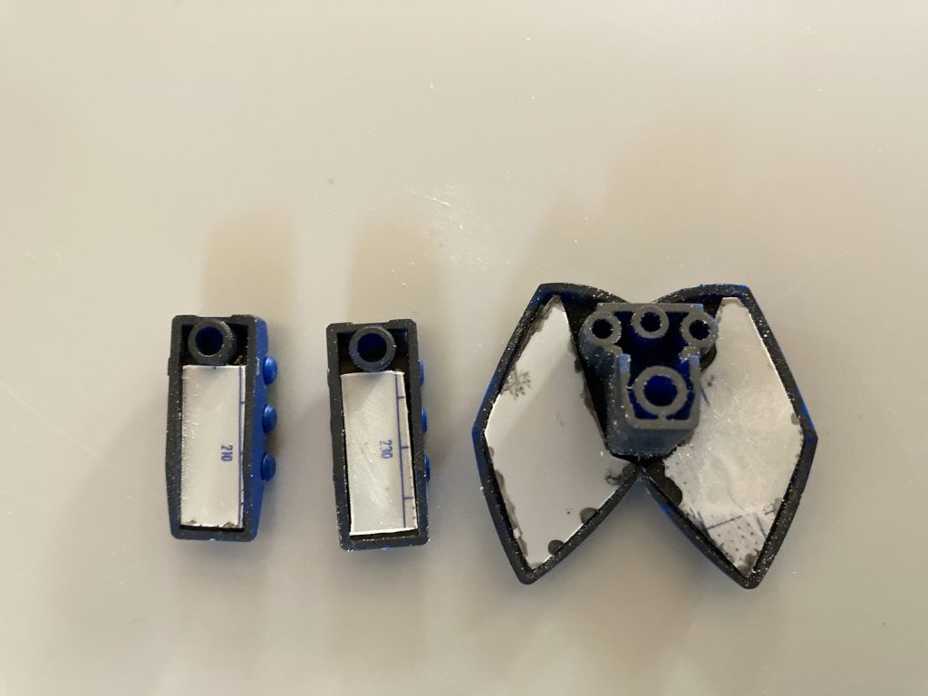 初めてプラ板でアーマー裏をフタしました。https://ameblo.jp/kaich0083/entry-12652556597.html ブログに書きました。