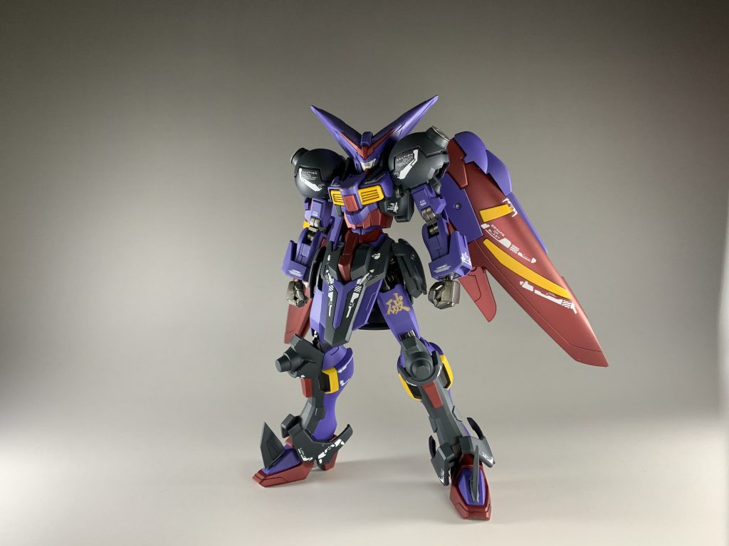 シュバルツリッターの胴体のおかげで腰の入った綺麗なS字立ちができるようになっています!個人的にはこっちのバランスの方が気に入ってたりします😁