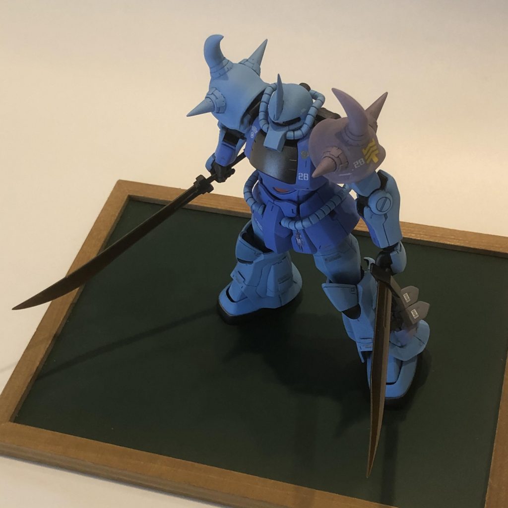 左手のバルカンを通常の握り手に変更盾　無し　銃器無し　ゴリゴリの近接戦闘タイプです。