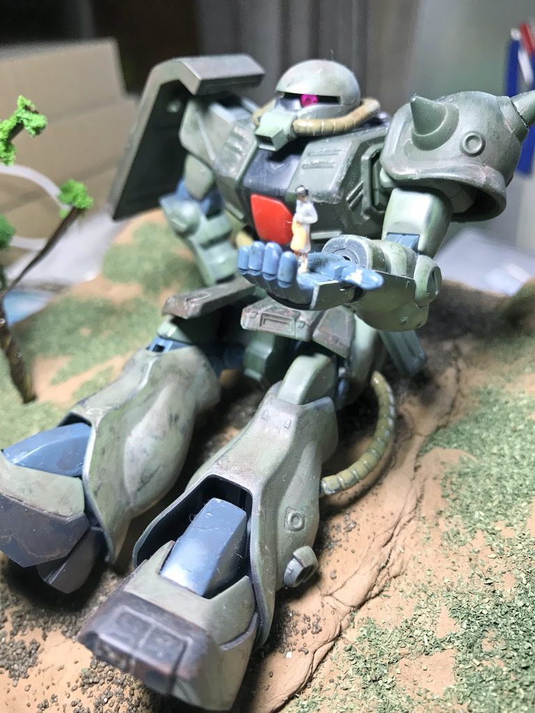 ジオラマって初めて作ったので試行錯誤の連続でした。ベースの製作だけで随分と時間がかかってしまい、初めてだけあってちょいと稚拙かなとは思いましたが、この経験は今後に活かしたいと思います。