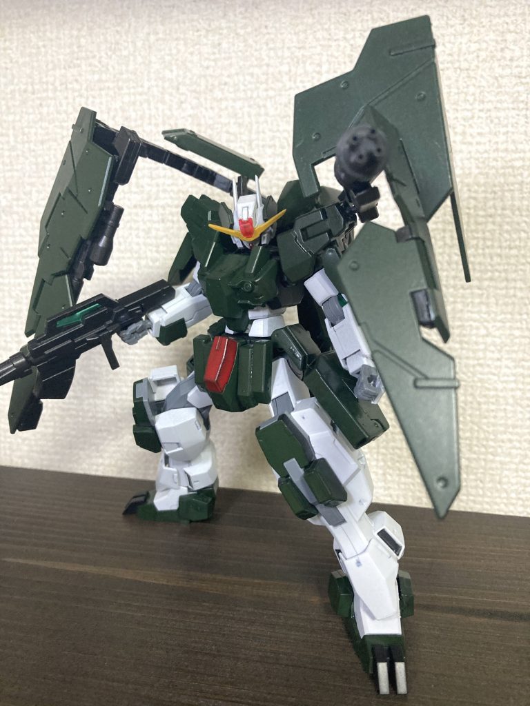 GNビームガトリングこれだけがロックオン機体以外からの追加武装ですねパワードアームズパワーダーのガトリングを使用射撃主体の機体には絶対に付けたいと思い採用ガトリングはロマンです