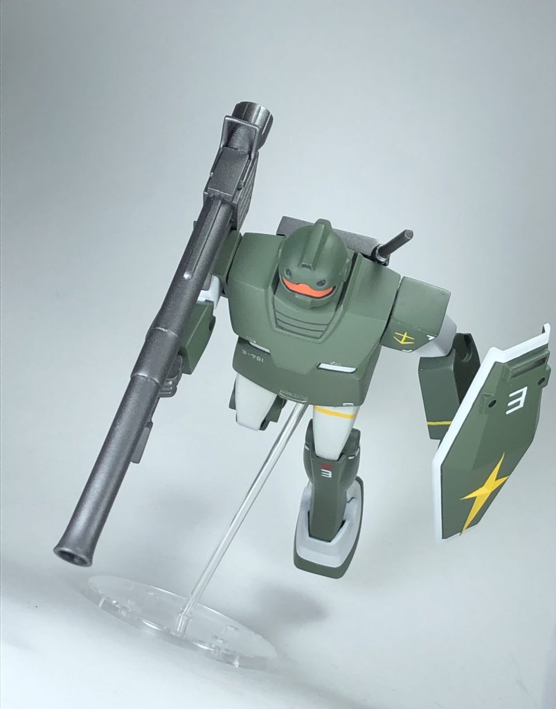 うえからせまるジム。