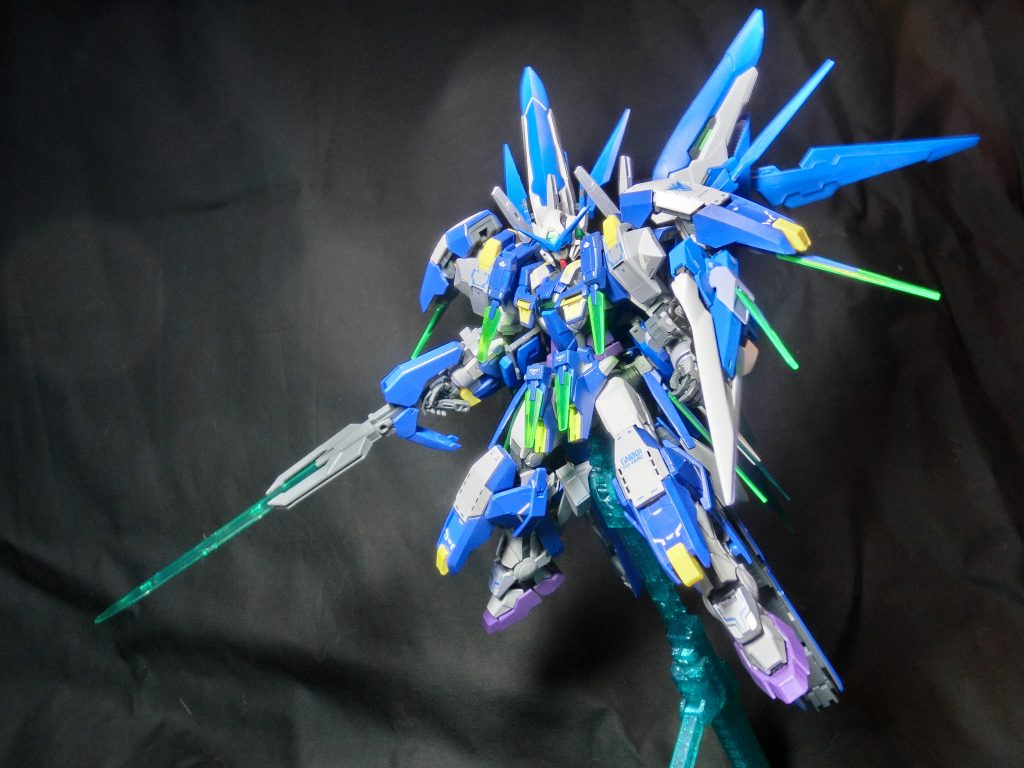 シュヴェルトライテ アメイジングGNブースター装備による高機動型