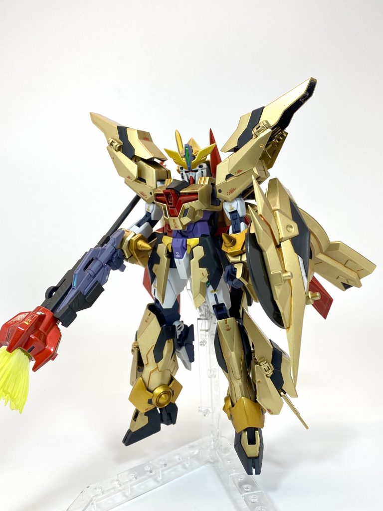 ガンダムアルバイージスナイトコアガンダムナイトがアルバイージスアーマーとドッキングした広域防御仕様。コンセプトや機能はイージスナイトに準じているが、最大の特徴として装甲にヤタノカガミのコーティングが施されビーム攻撃の反射が可能となった。イージスナイト同様高速巡航モードと強襲戦闘モードへの変形機構を有する。