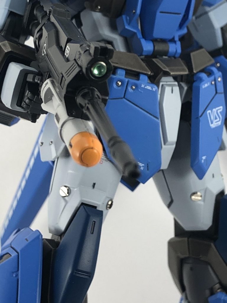 ビームライフルのスコープはグリーンレンズを使い、グレネードランチャーは塗り分けしています！