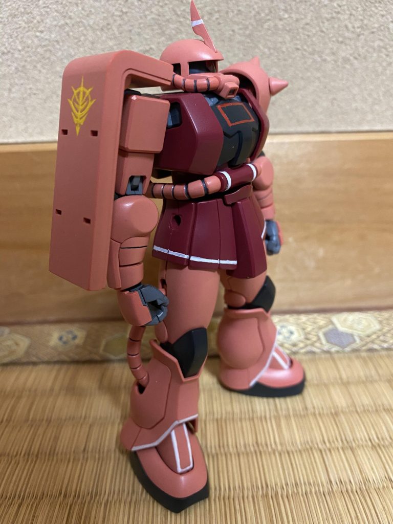 ジオンマークを塗るのはとても楽しかったです。他のジオン系にも塗って行きたいと思います。