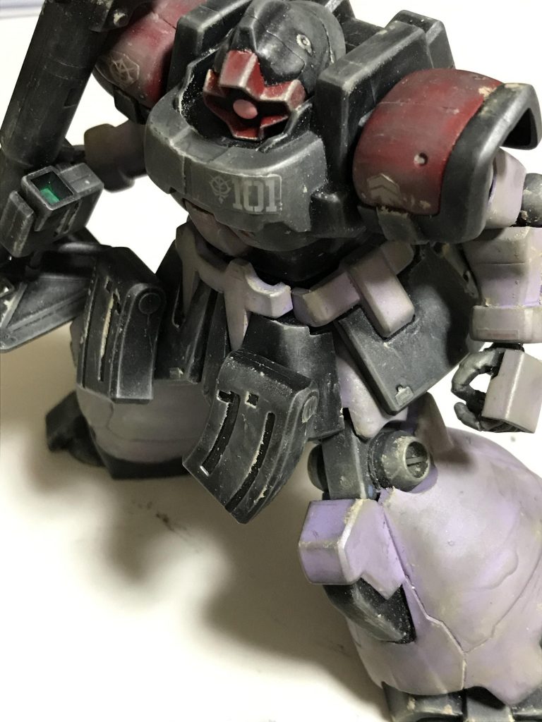 最後にウェザリングマスターのシルバー、ガンメタ、サンドなどでゴリゴリに汚しました。ど迫力!(^^)
