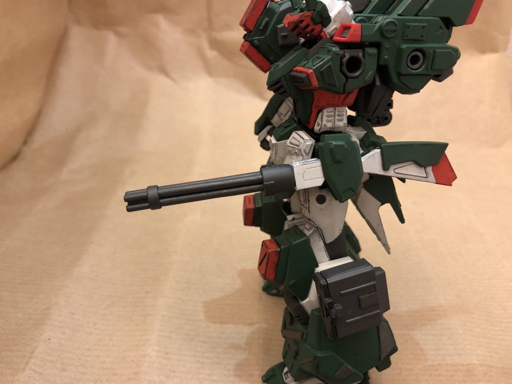 腰部フォールディングガトリングガン