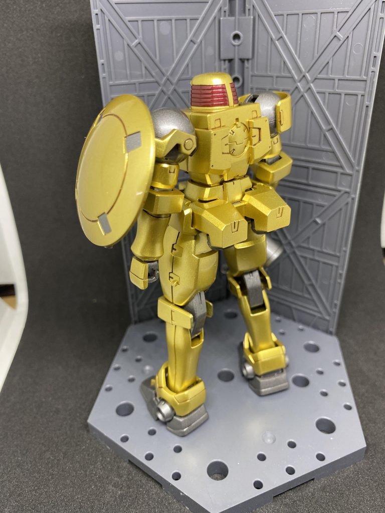 スミ入れをしやすいように既存のラインを一部スジ掘り。