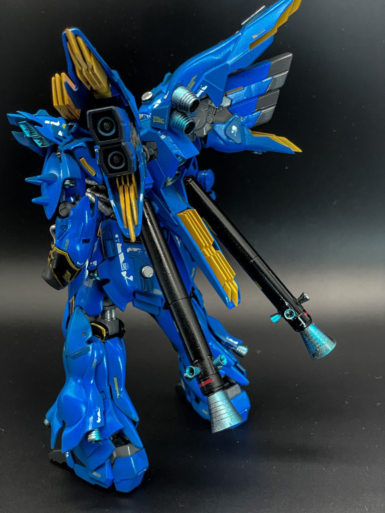 バックパックはブレードスラスターを自作してつけて、タンクにもバーニアを着けてシルバーにクリアーブルーで仕上げました(≧▽≦)ゞ