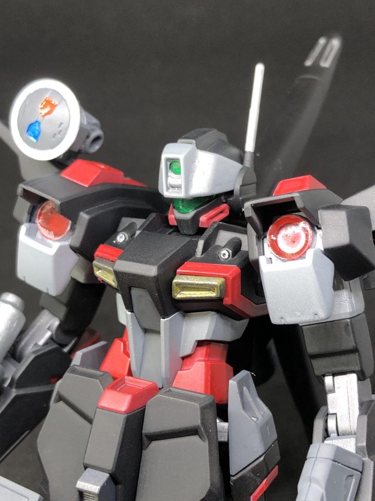 肩の円状のパーツにはDAISOの透明レジンを使用してみました